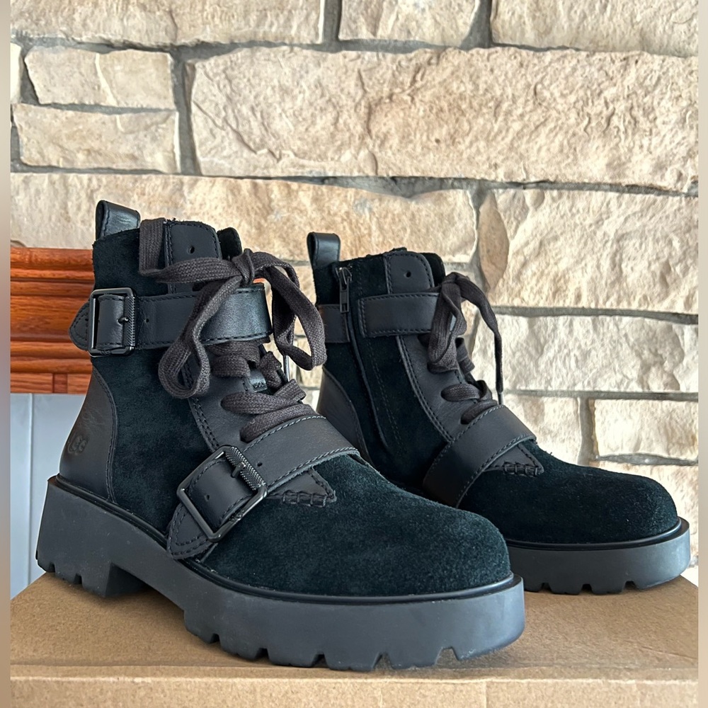 Women’s UGG Zorrah boots